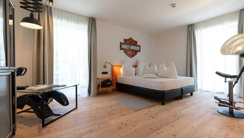 Harley davidson room of Hotel Al Plan