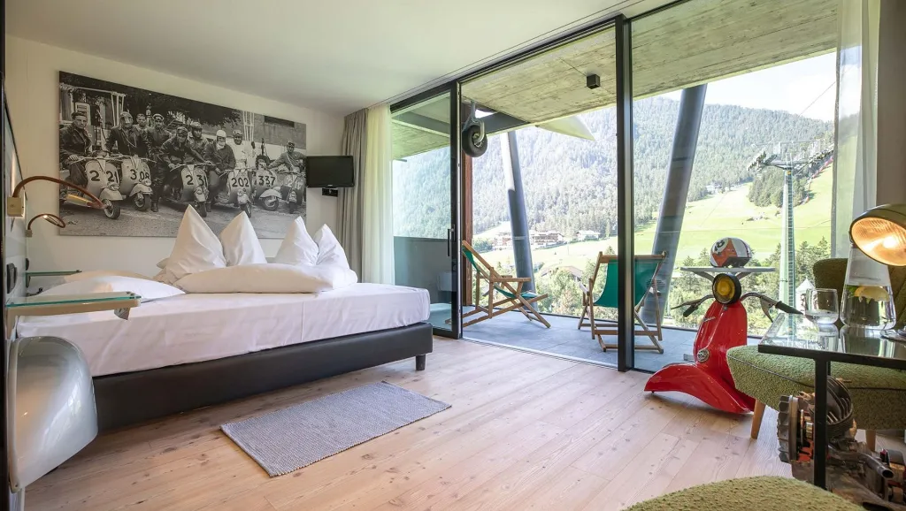 Vespa room of Hotel Al Plan with mountain view